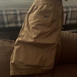 Volcom shorts NEW